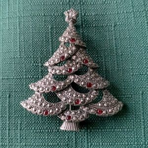 Vintage Avon Christmas Tree Pin/Pendant